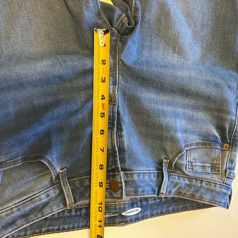 Old Navy Women's Kicker Boot Cut Jeans - Picture 6 of 7